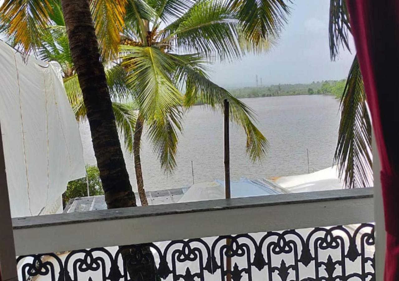 M Aples Jacks Place GOA Exterior foto