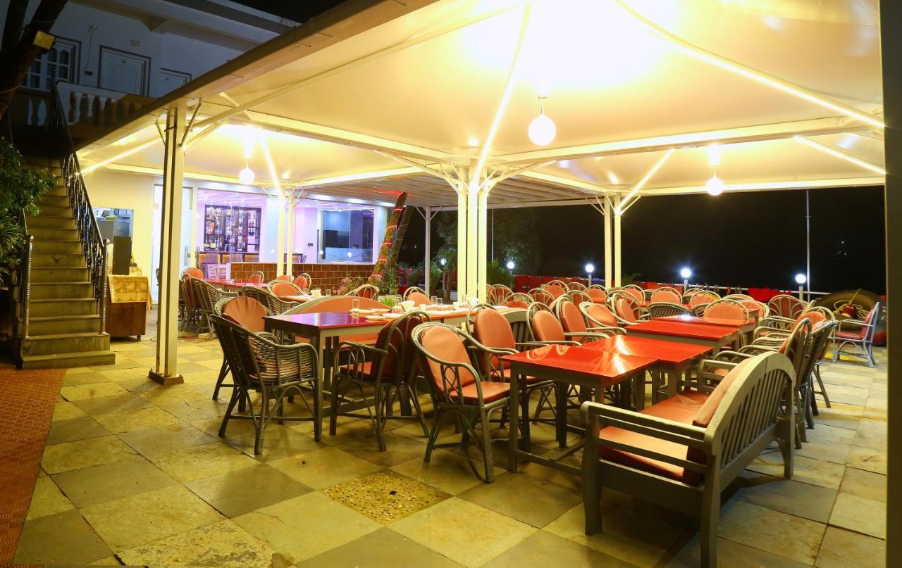 M Aples Jacks Place GOA Exterior foto